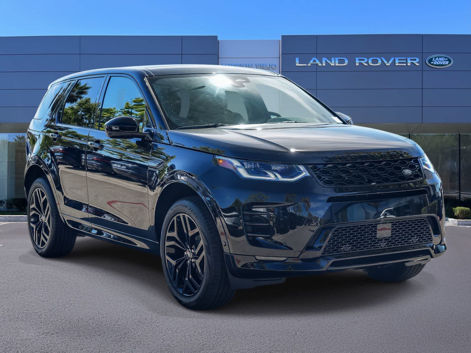 Thumbnail: 2026 Land Rover Discovery Sport - 3