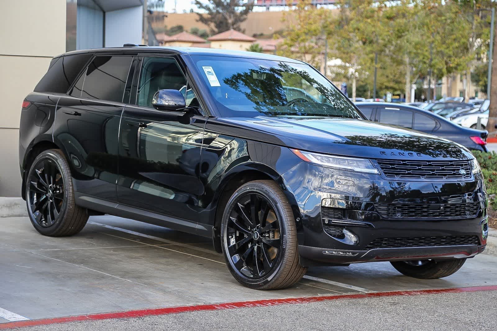 Thumbnail: 2025 Land Rover Range Rover Sport - 3