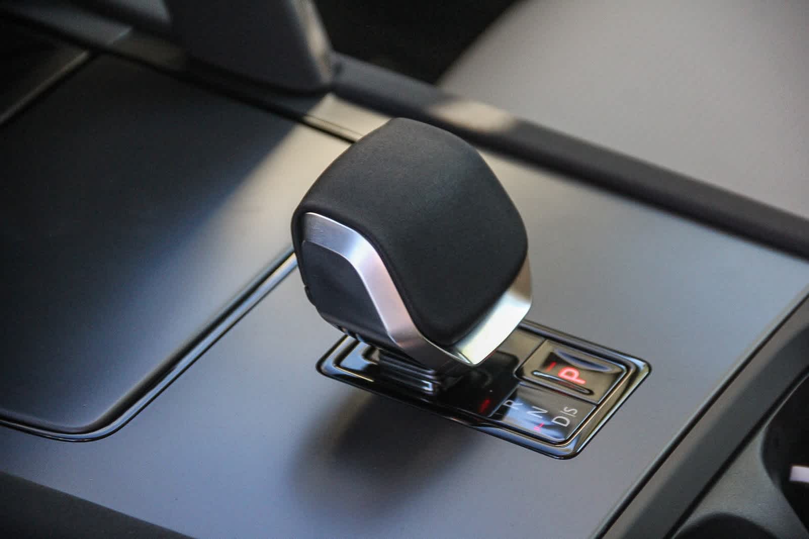 Thumbnail: 2025 Land Rover Discovery Sport - 19