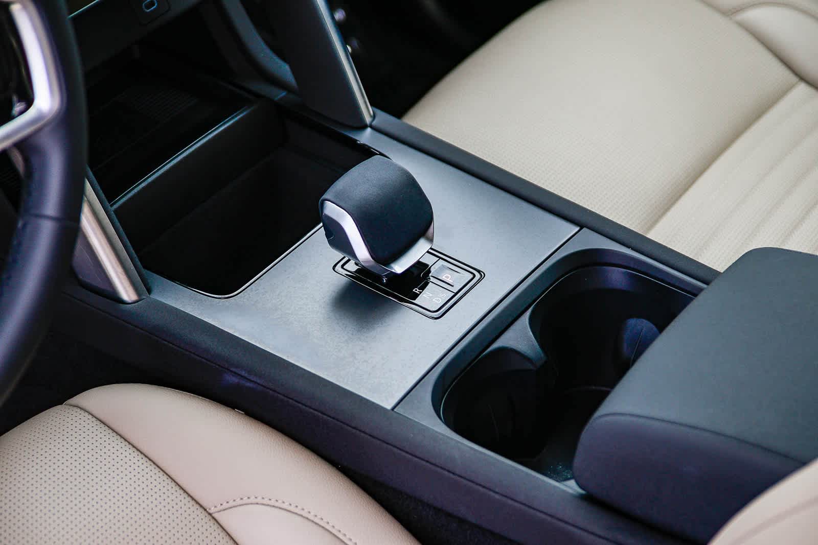 Thumbnail: 2025 Land Rover Discovery Sport - 19