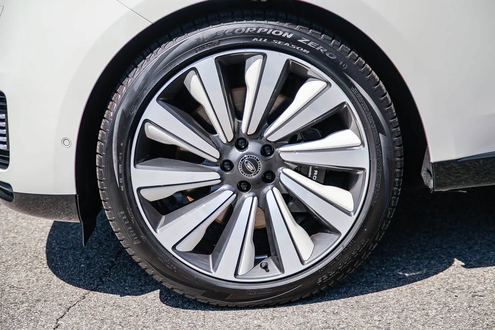 Thumbnail: 2024 Land Rover Range Rover - 9