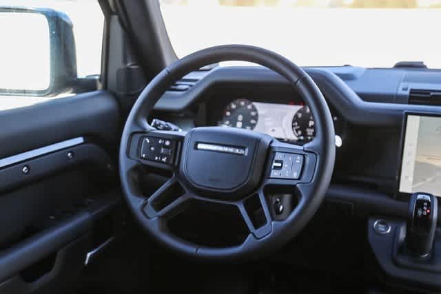 Thumbnail: 2025 Land Rover Defender - 15