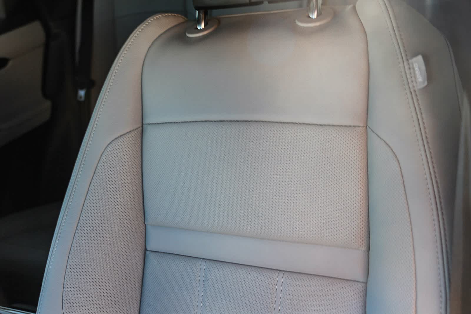 Thumbnail: 2026 Land Rover Range Rover Evoque - 25