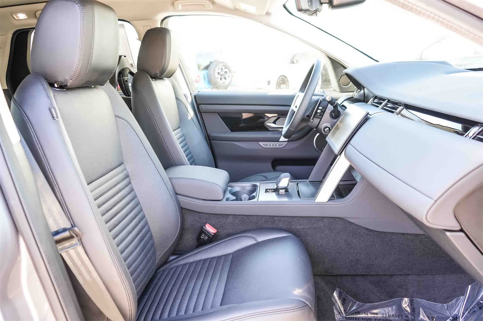 Thumbnail: 2025 Land Rover Discovery Sport - 16