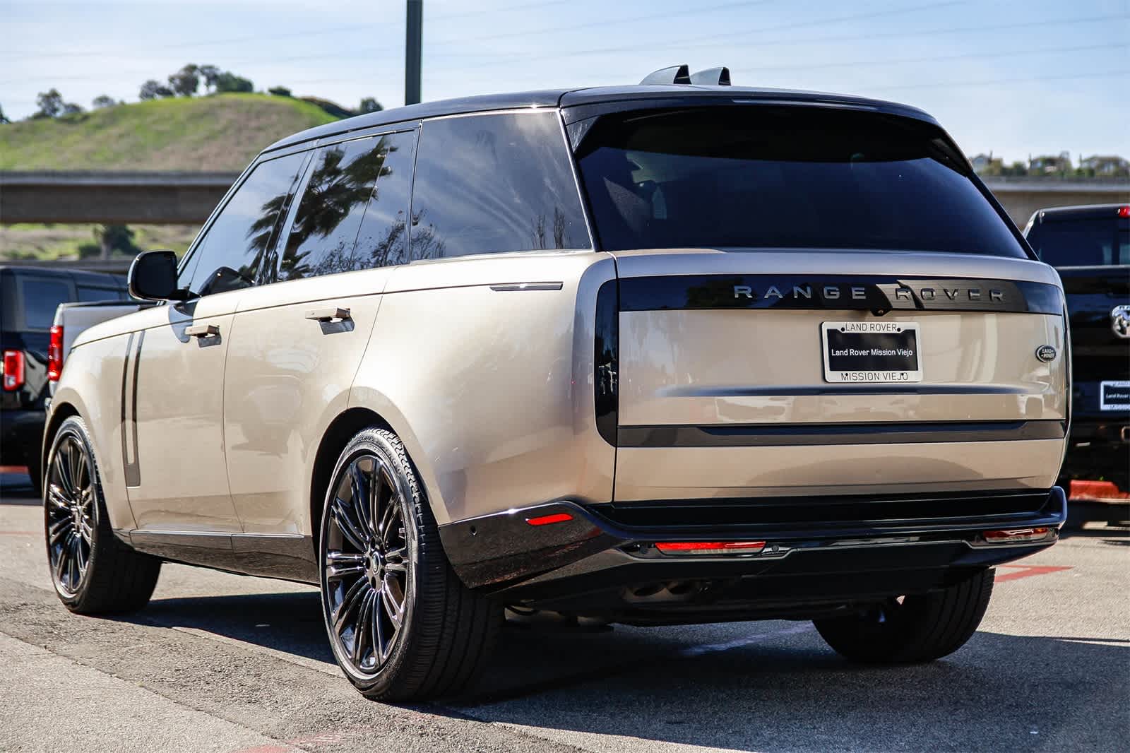 Thumbnail: 2022 Land Rover Range Rover - 6