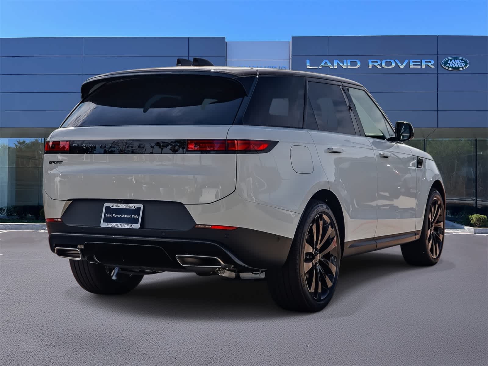 Thumbnail: 2026 Land Rover Range Rover Sport - 4