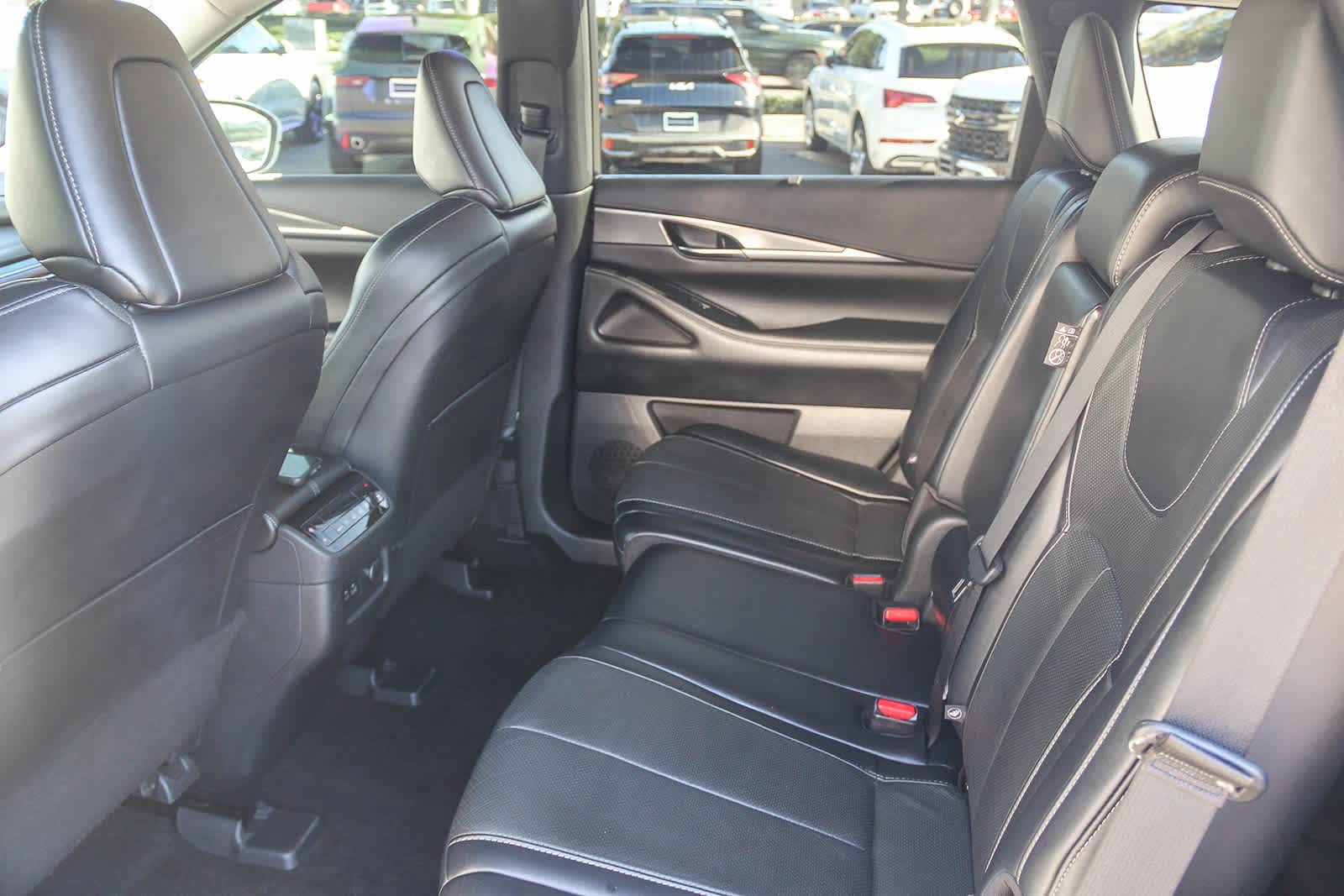 Thumbnail: 2023 INFINITI QX60 - 17