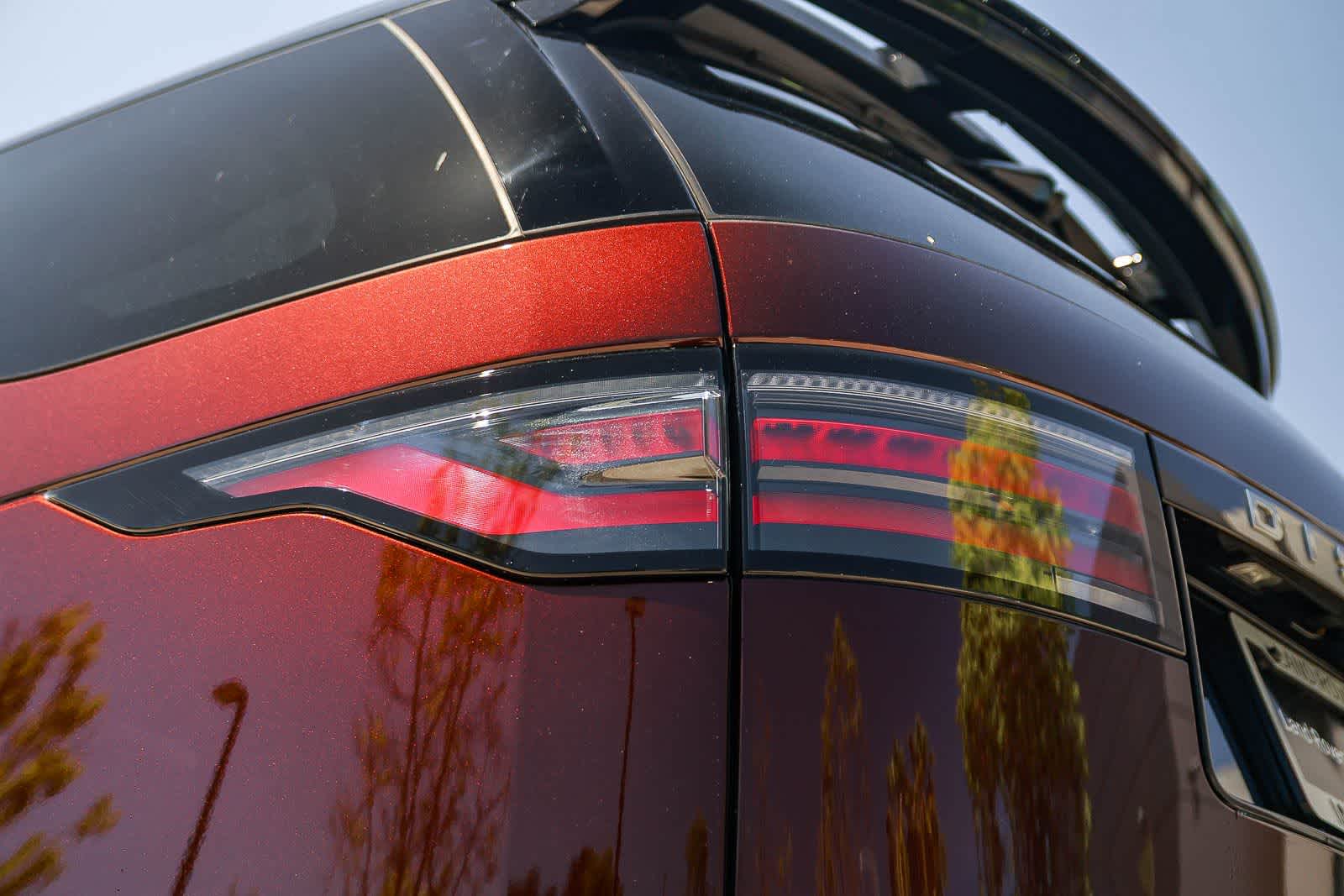 Thumbnail: 2026 Land Rover Discovery - 7