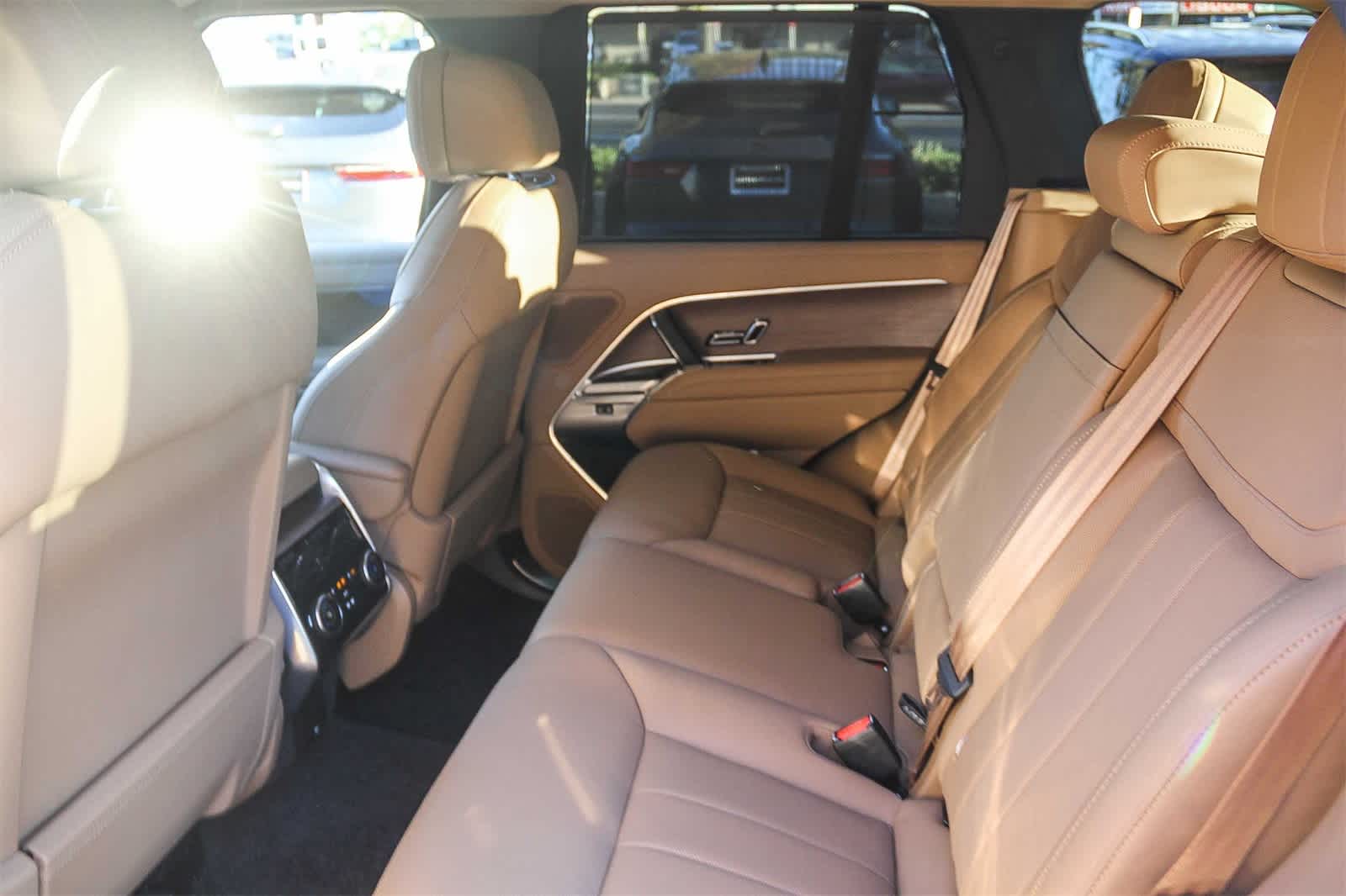 Thumbnail: 2025 Land Rover Range Rover - 12