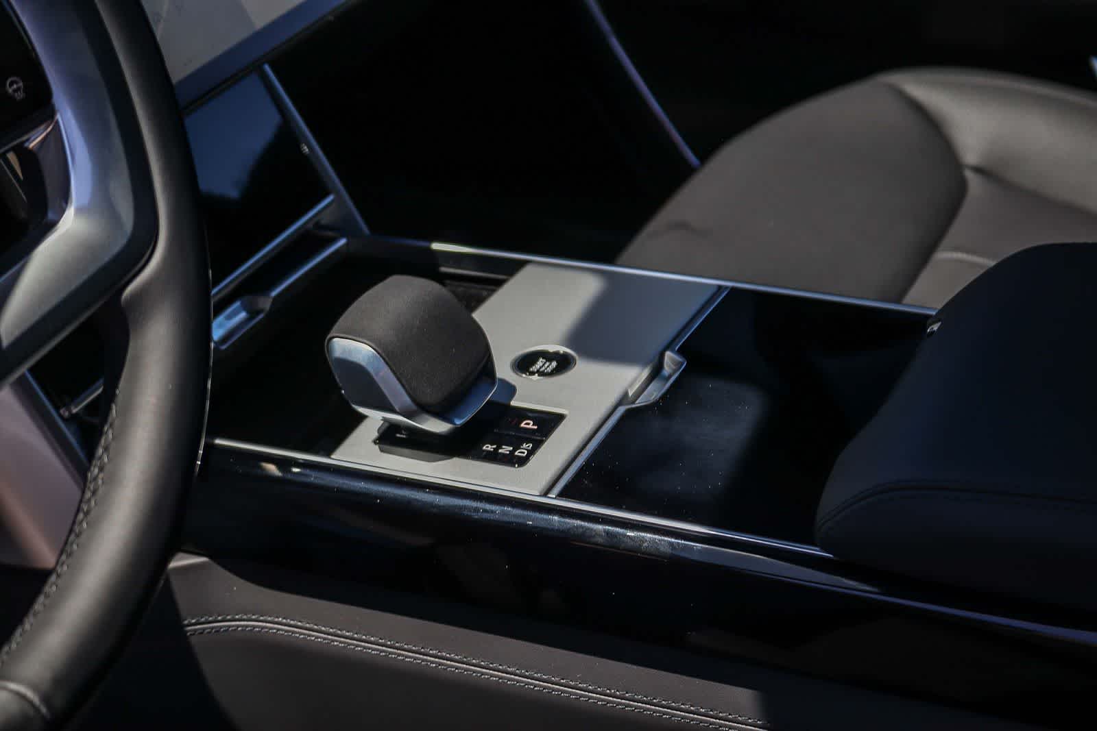 Thumbnail: 2026 Land Rover Range Rover - 20