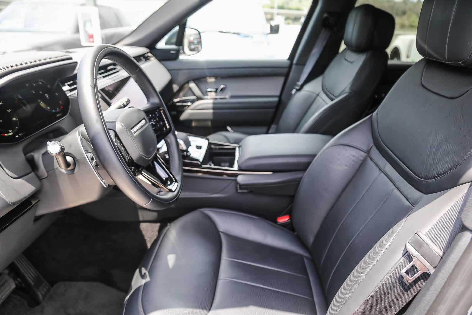 Thumbnail: 2023 Land Rover Range Rover Sport - 15