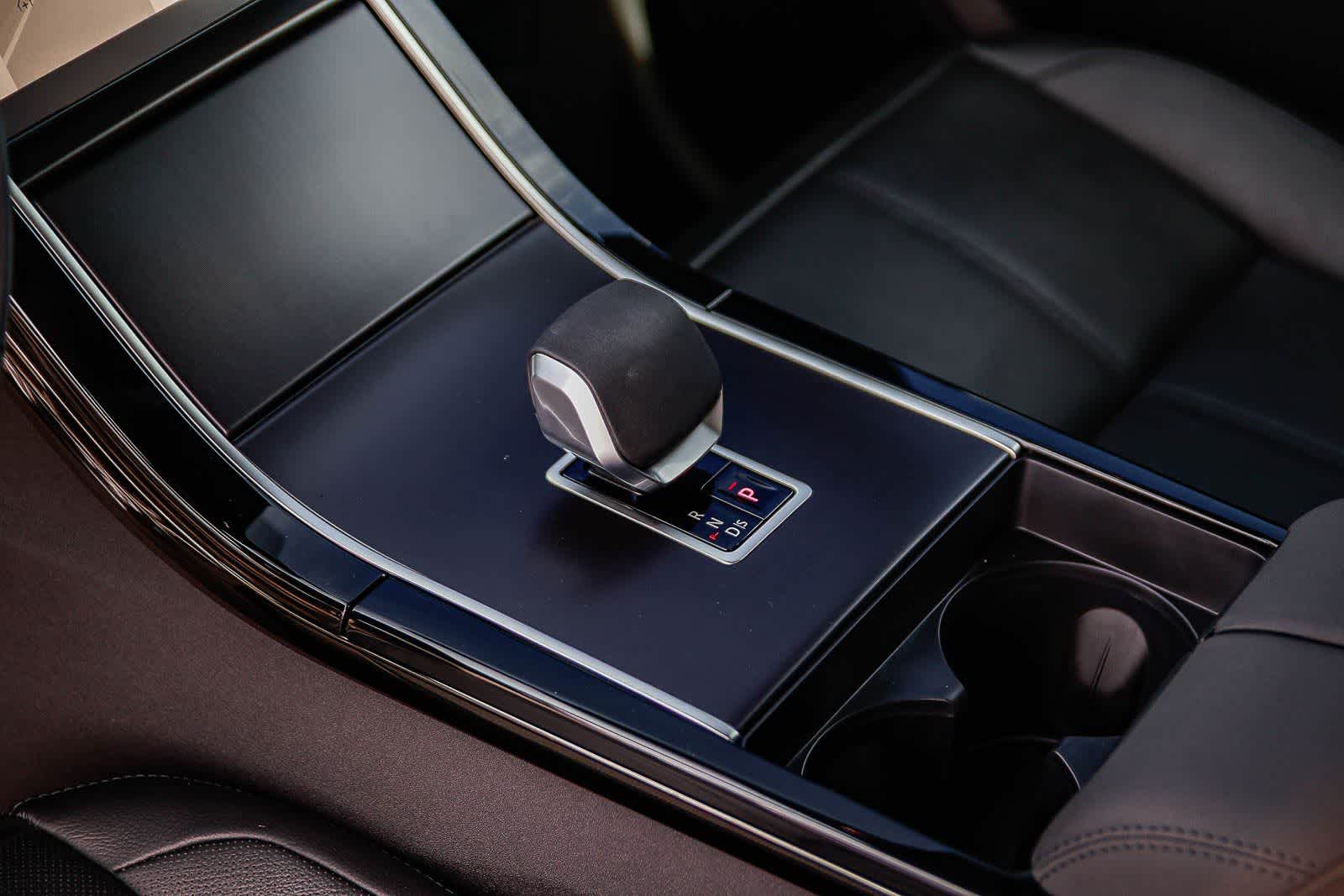 Thumbnail: 2026 Land Rover Range Rover Velar - 20