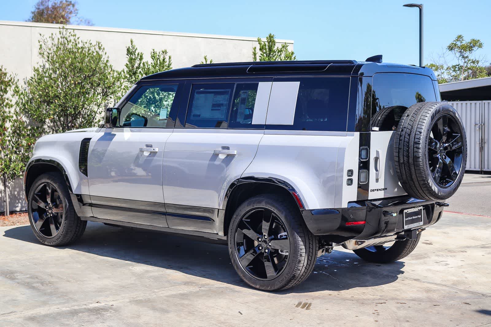 Thumbnail: 2026 Land Rover Defender - 4