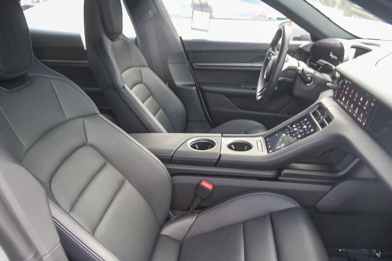 Thumbnail: 2025 Porsche Taycan - 19