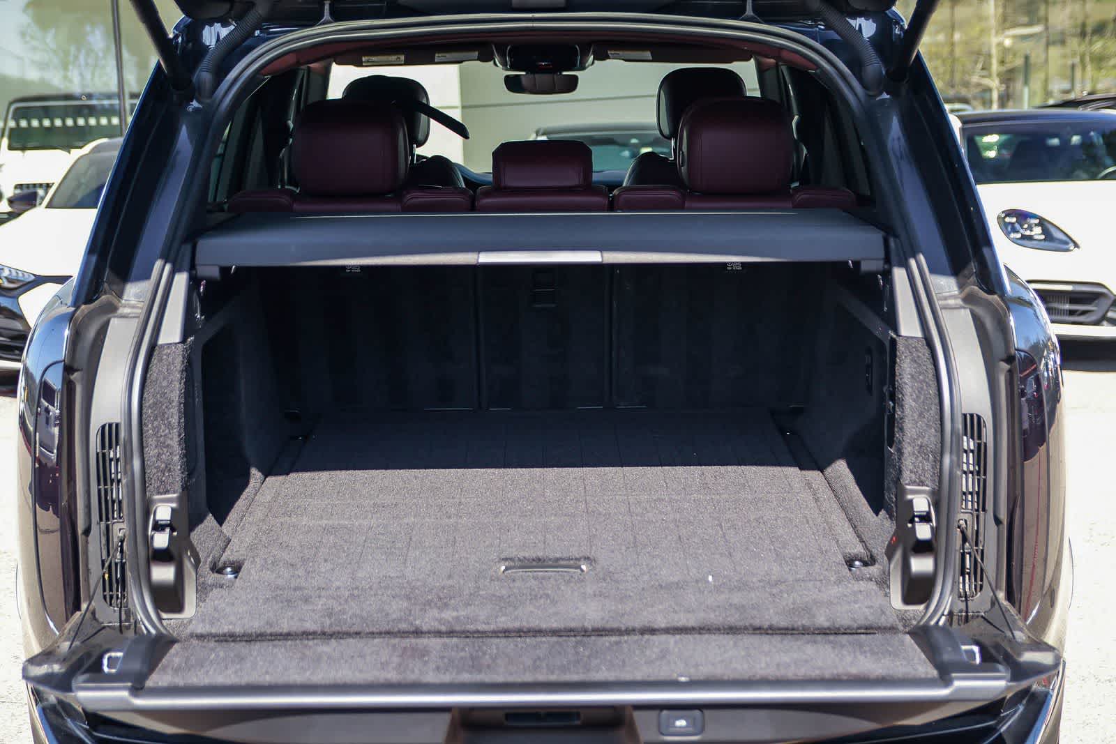 Thumbnail: 2024 Land Rover Range Rover - 26