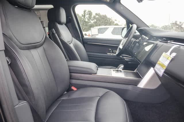 Thumbnail: 2025 Land Rover Range Rover - 14