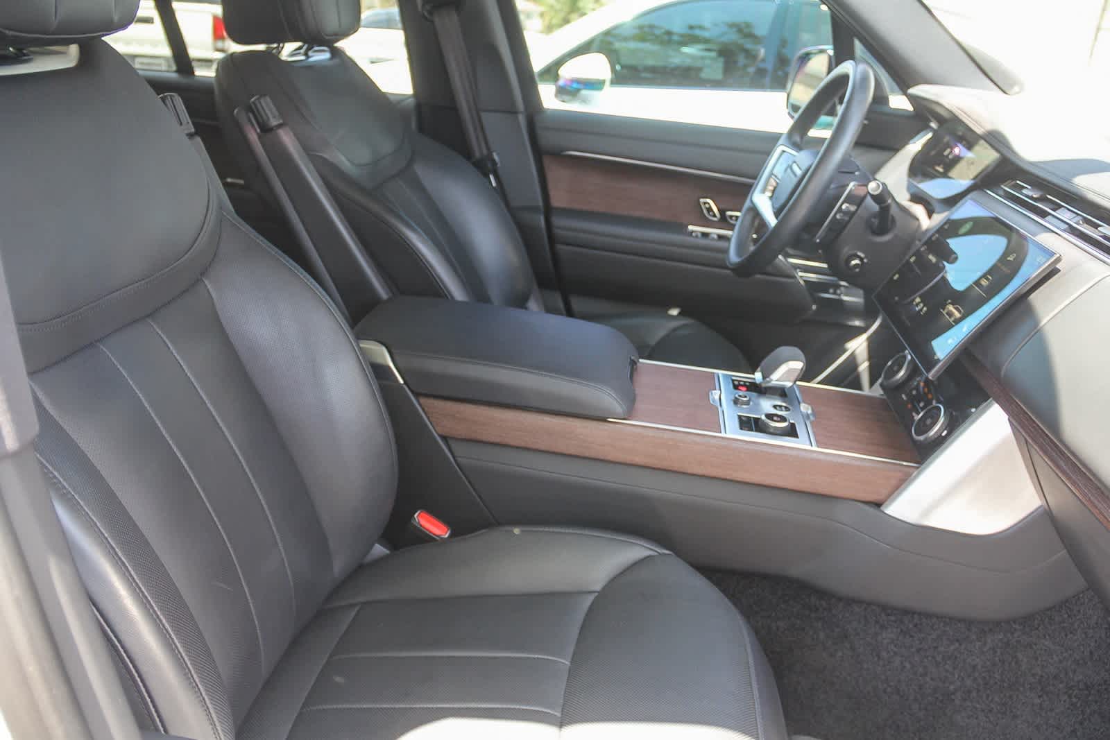 Thumbnail: 2023 Land Rover Range Rover - 22