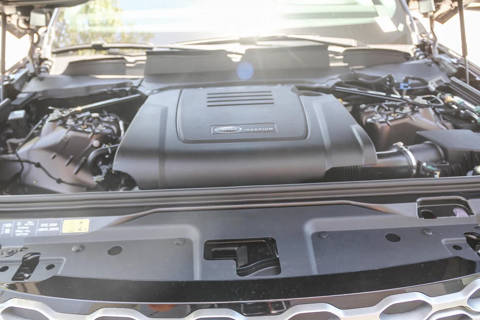 Thumbnail: 2025 Land Rover Discovery - 27