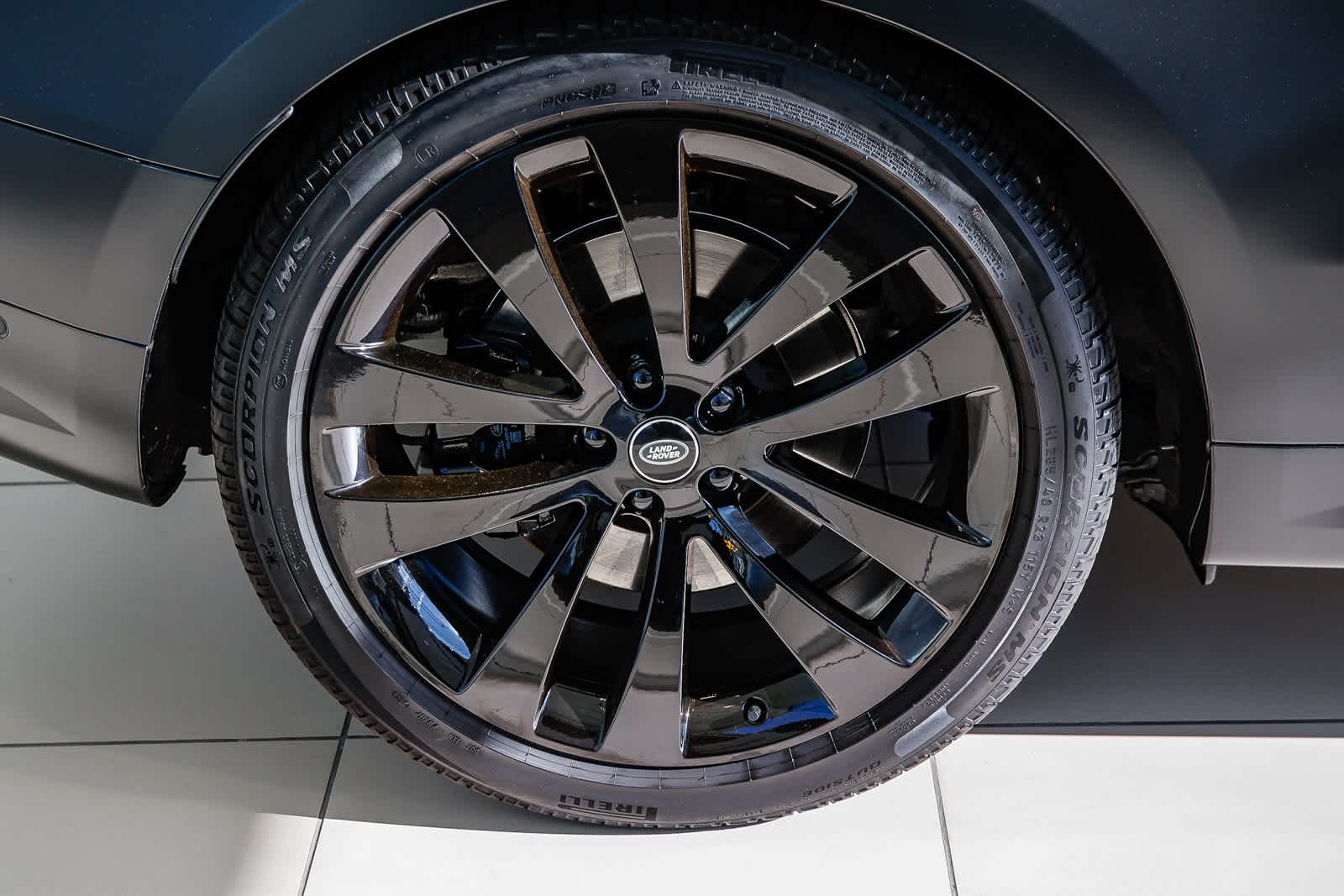 Thumbnail: 2025 Land Rover Range Rover Sport - 4