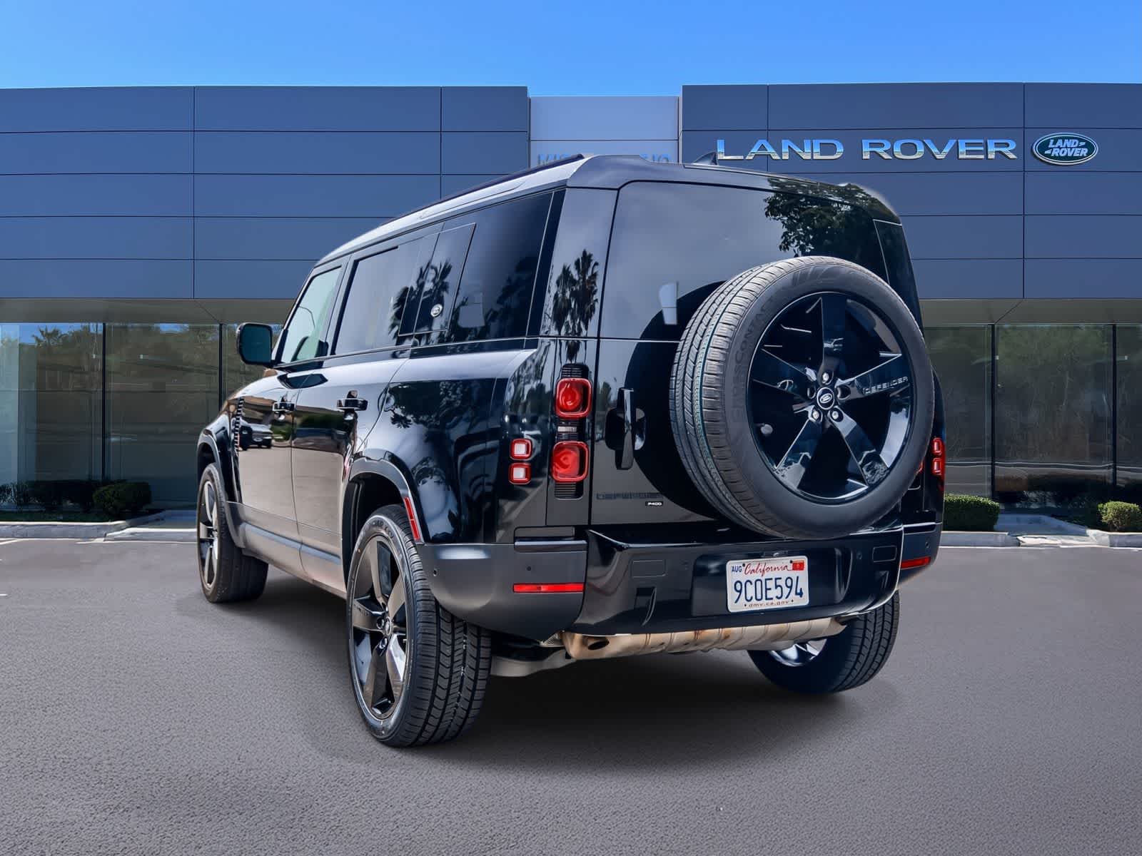 Thumbnail: 2023 Land Rover Defender - 6