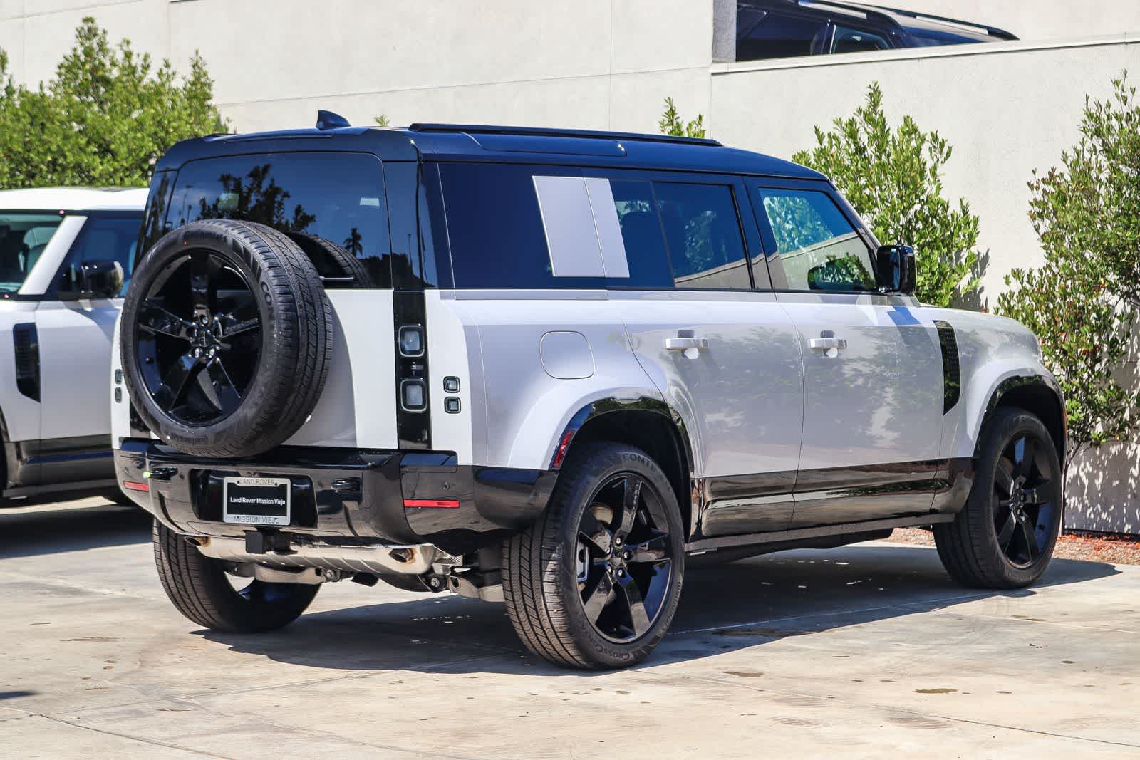 Thumbnail: 2026 Land Rover Defender - 6