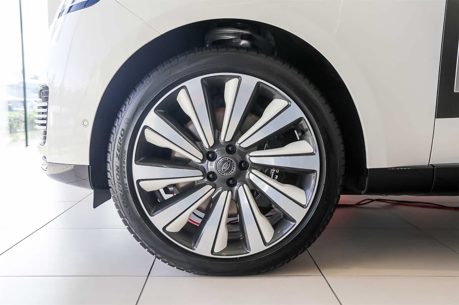 Thumbnail: 2024 Land Rover Range Rover - 10