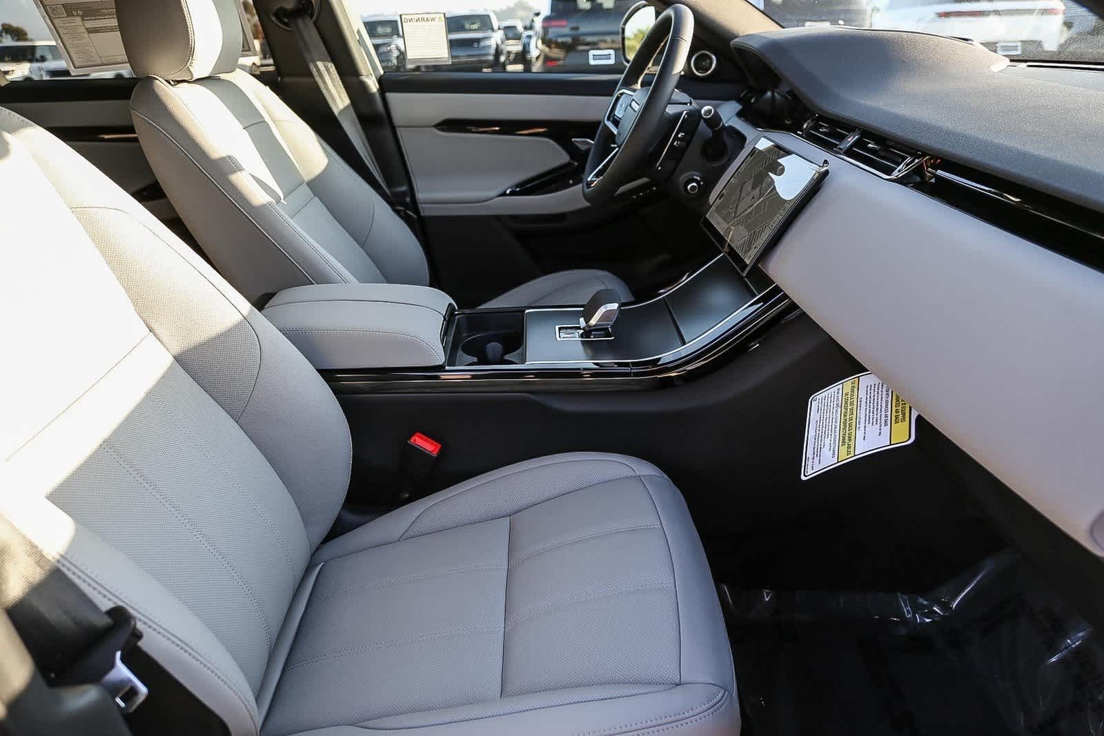 Thumbnail: 2026 Land Rover Range Rover Evoque - 16