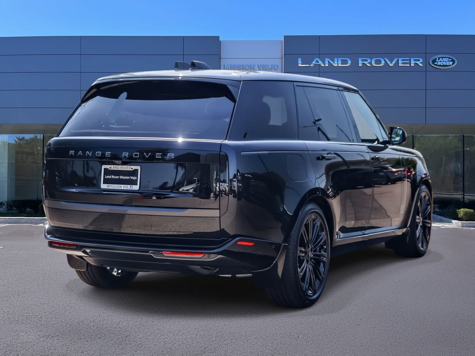 Thumbnail: 2026 Land Rover Range Rover - 4