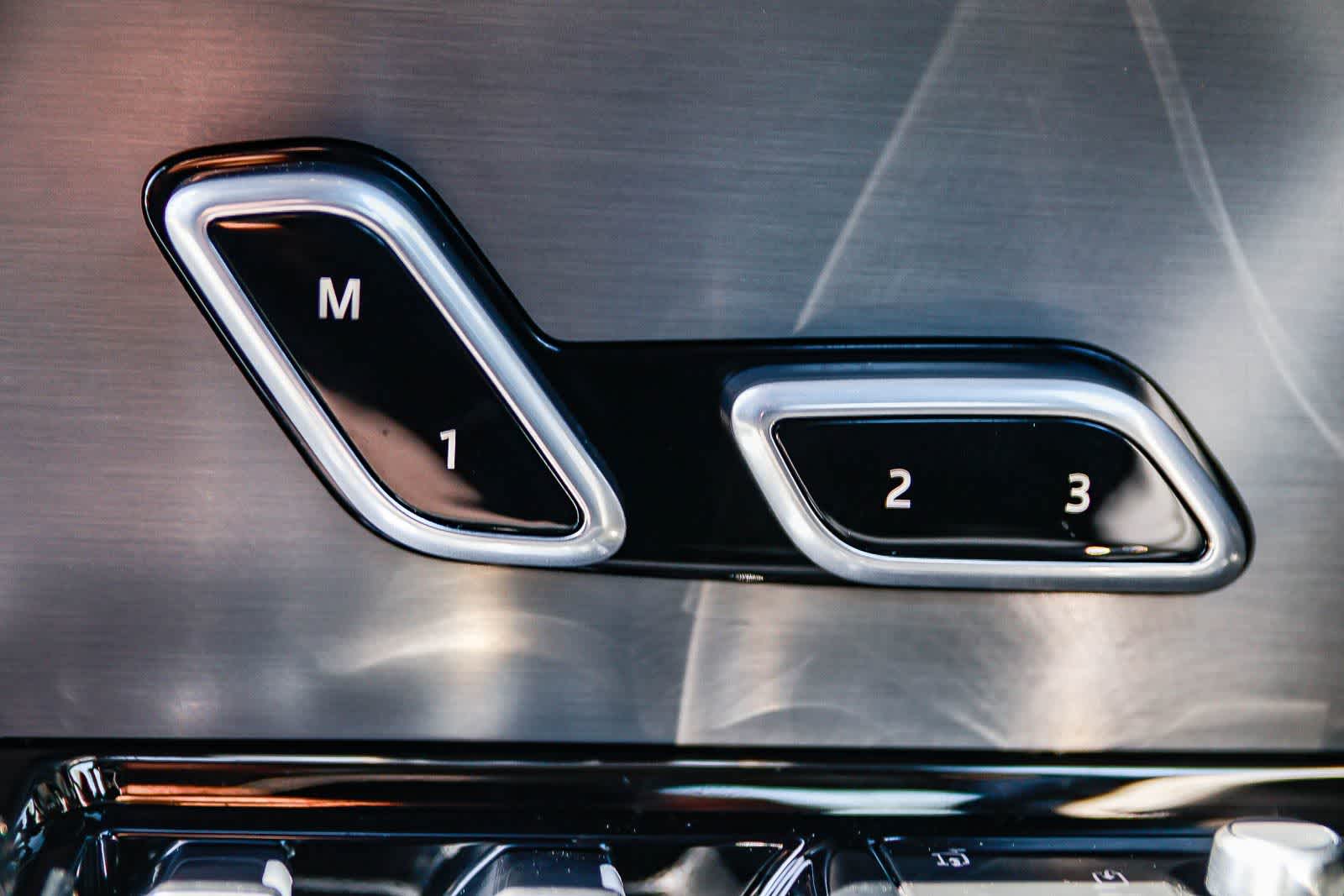 Thumbnail: 2025 Land Rover Range Rover Sport - 22