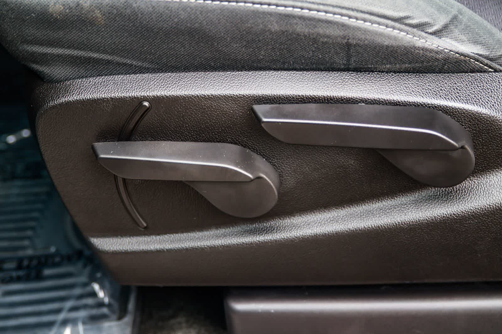 Thumbnail: 2015 GMC Sierra 1500 - 21