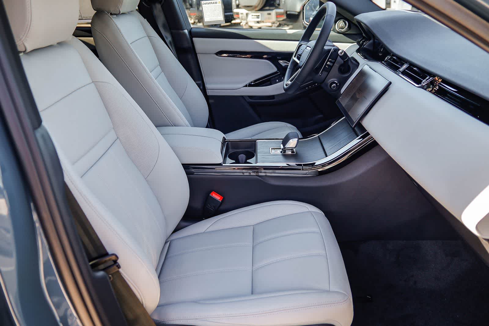 Thumbnail: 2026 Land Rover Range Rover Evoque - 17