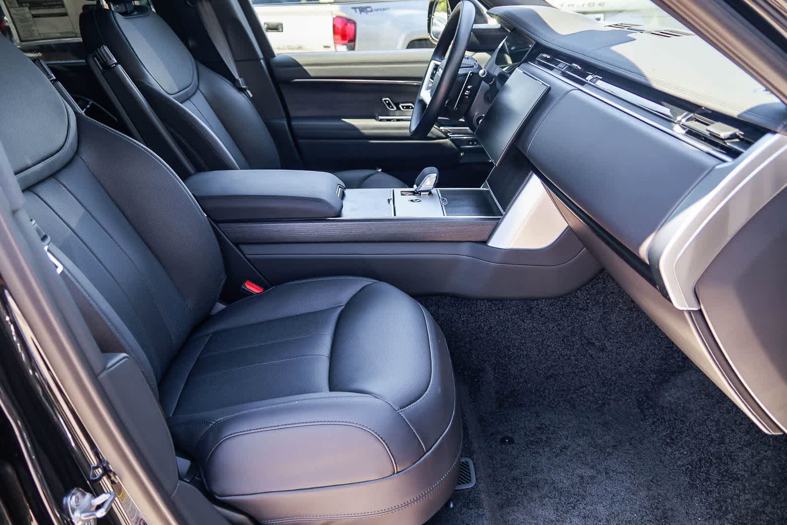 Thumbnail: 2026 Land Rover Range Rover - 17