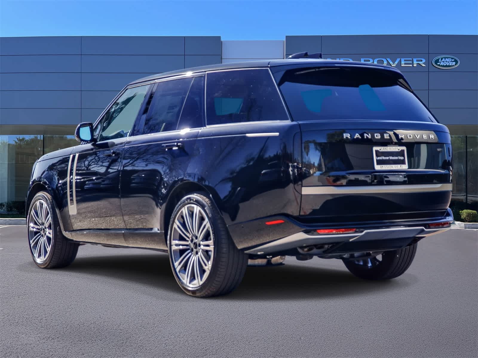 Thumbnail: 2026 Land Rover Range Rover - 6