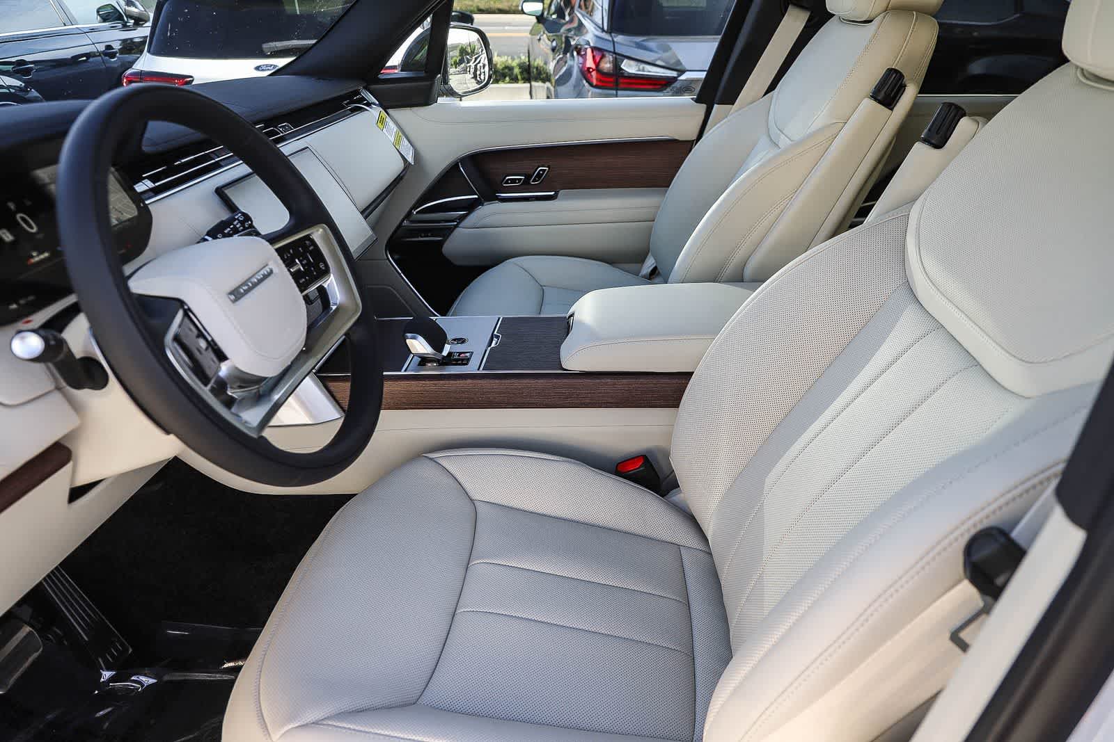 Thumbnail: 2026 Land Rover Range Rover - 15