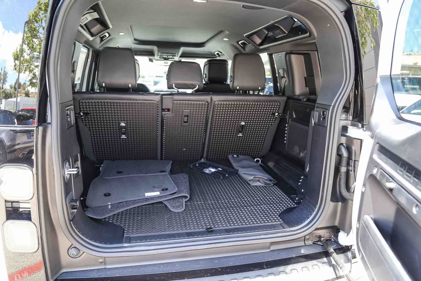 Thumbnail: 2026 Land Rover Defender - 25