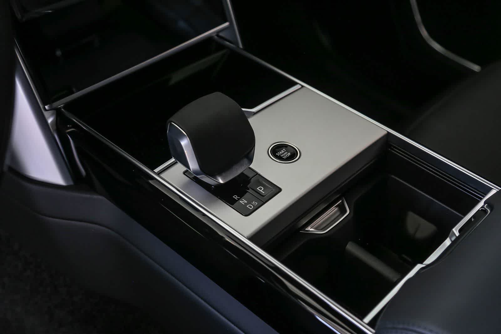 Thumbnail: 2026 Land Rover Range Rover - 20