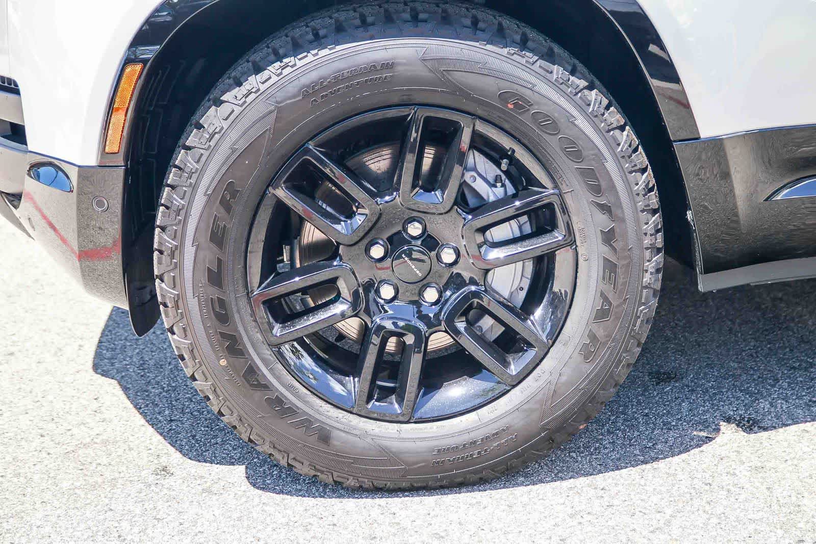 Thumbnail: 2026 Land Rover Defender - 9