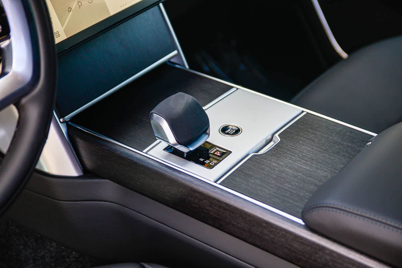 Thumbnail: 2026 Land Rover Range Rover - 20