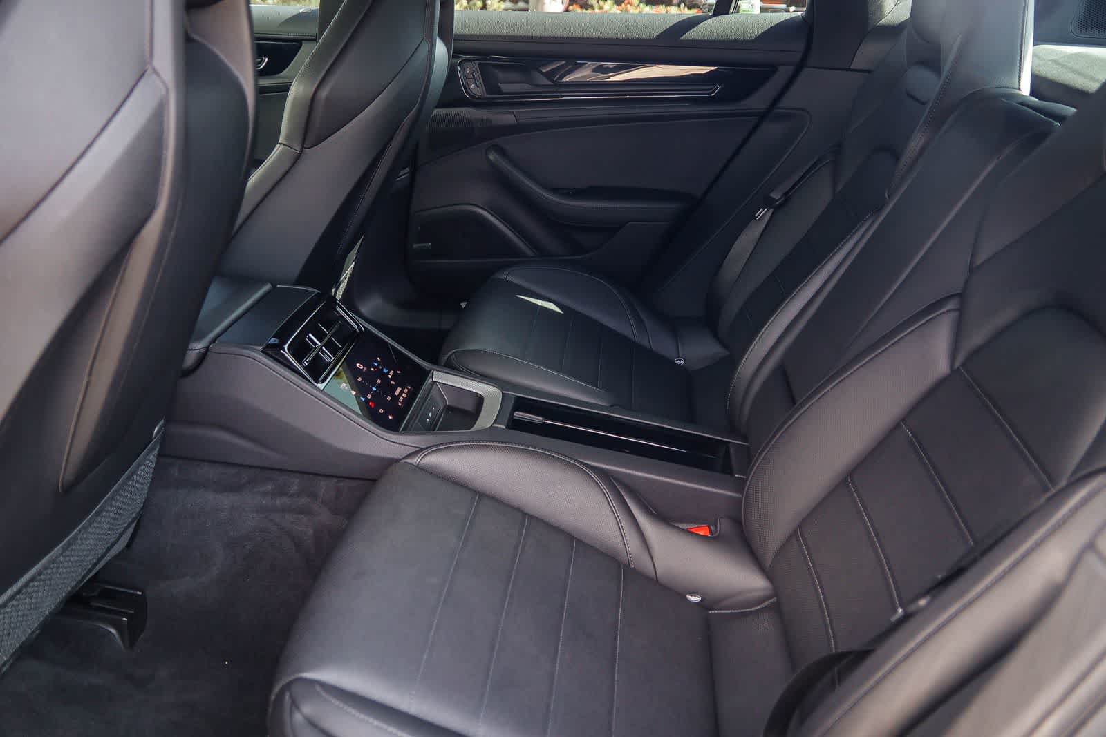 Thumbnail: 2025 Porsche Panamera - 18