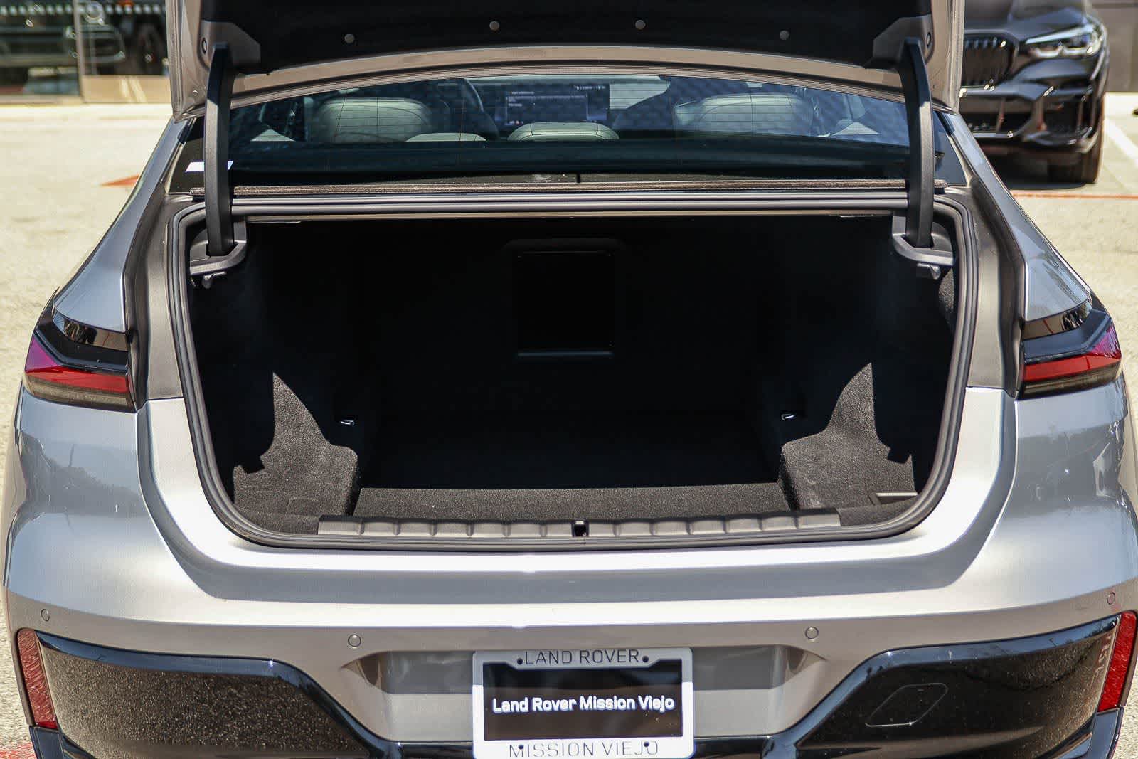 Thumbnail: 2024 BMW 7 Series - 28