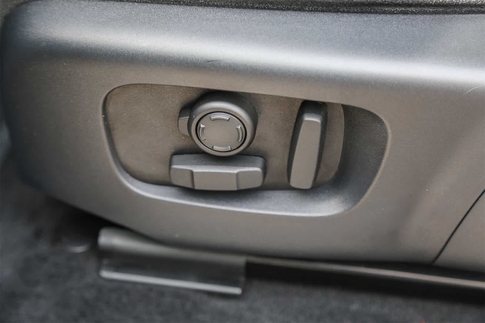 Thumbnail: 2020 Land Rover Range Rover Evoque - 21