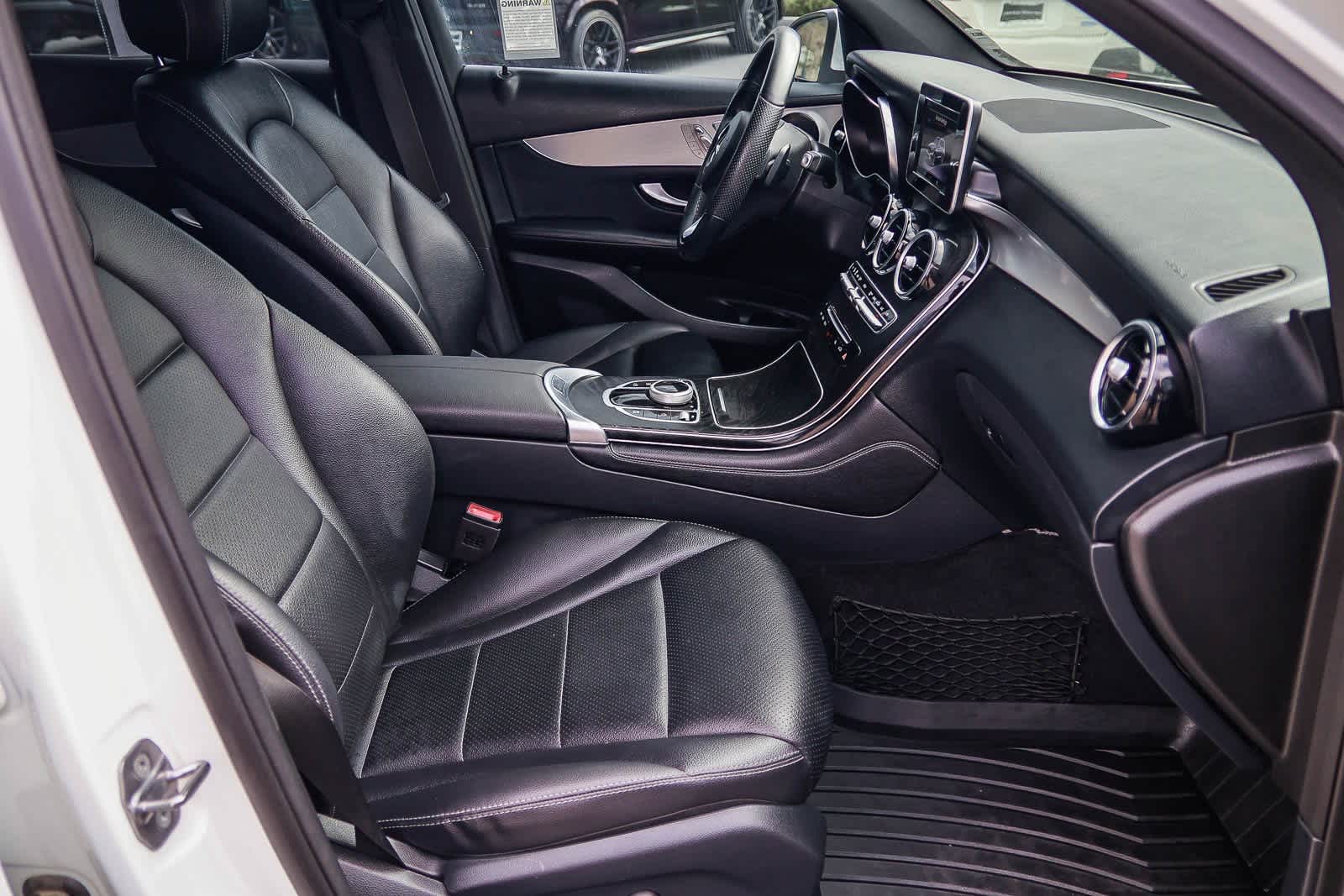 Thumbnail: 2019 Mercedes-Benz GLC - 16