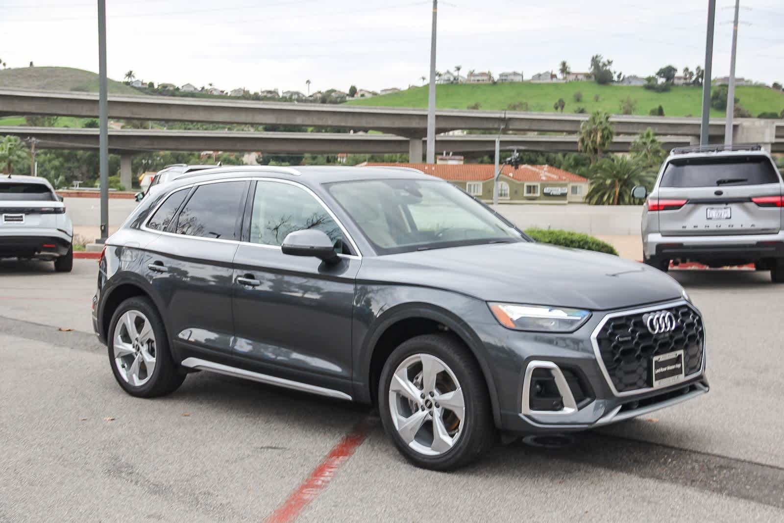 Thumbnail: 2023 Audi Q5 - 3