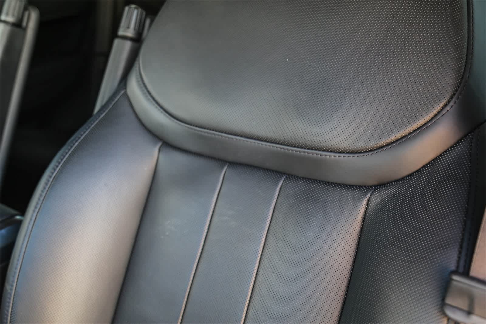 Thumbnail: 2023 Land Rover Range Rover - 29