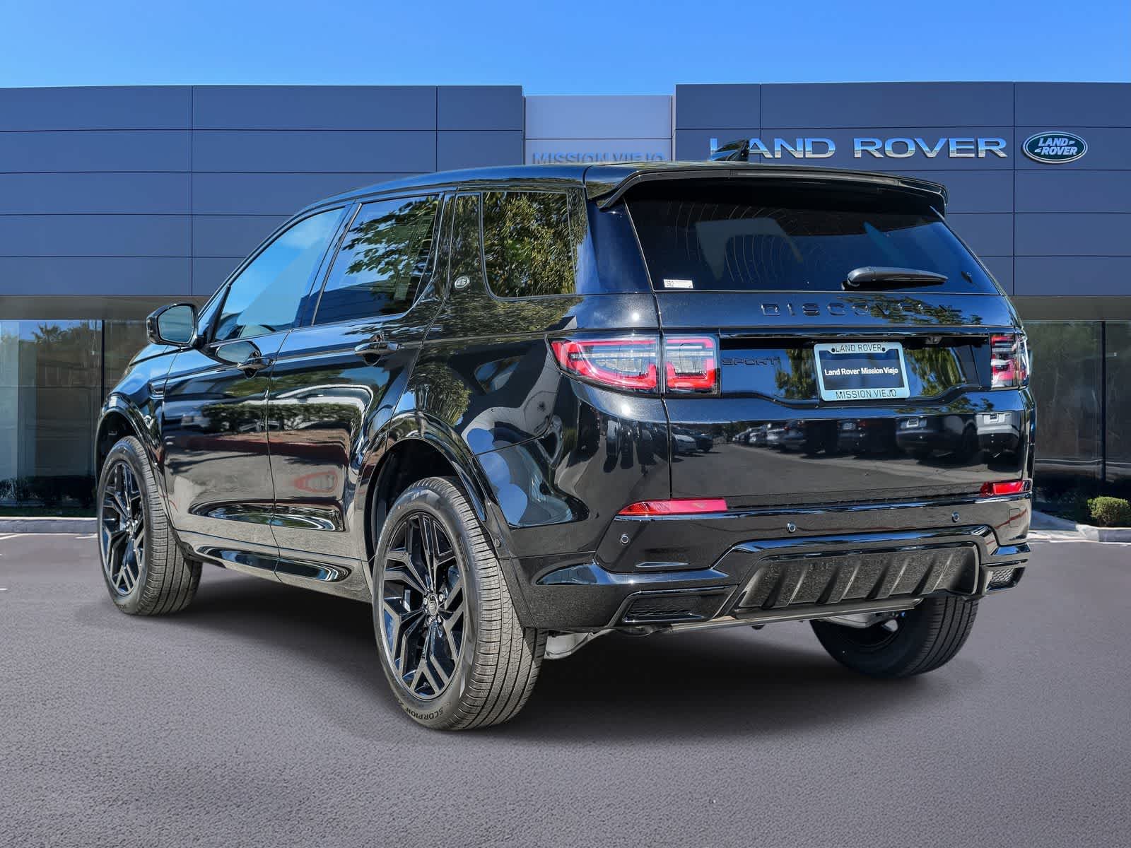 Thumbnail: 2026 Land Rover Discovery Sport - 6