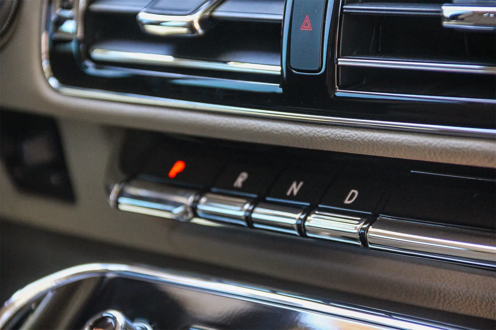 Thumbnail: 2023 Lincoln Navigator - 23