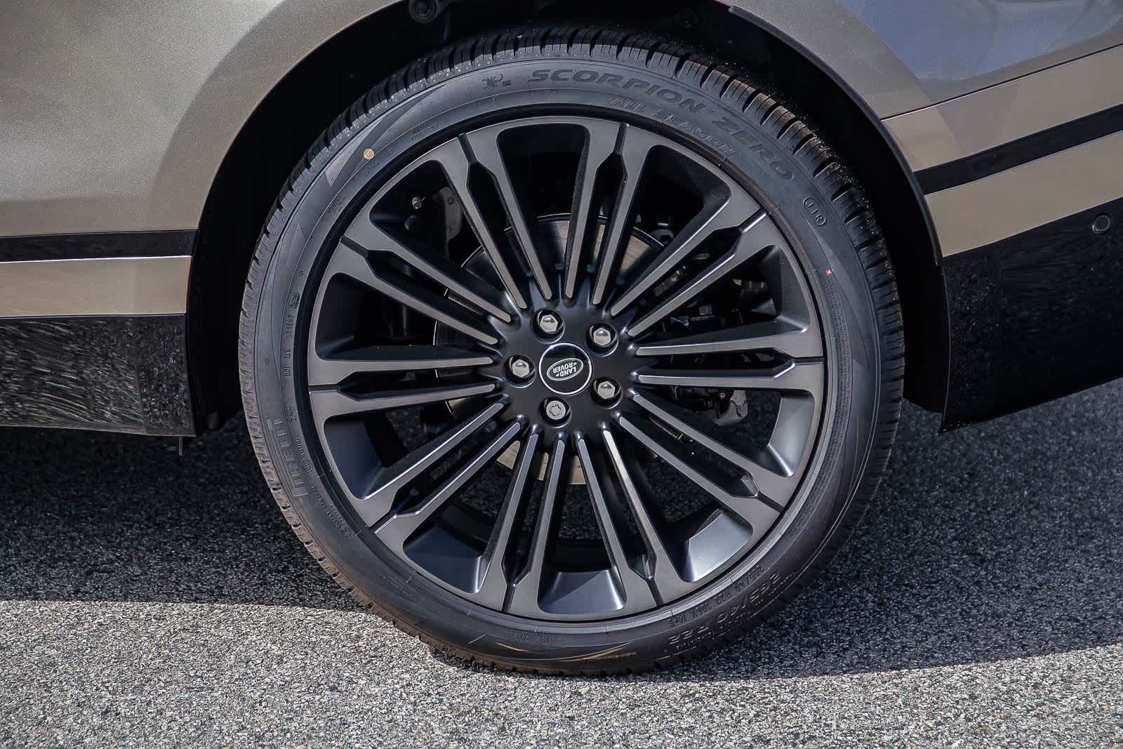 Thumbnail: 2026 Land Rover Range Rover Velar - 8