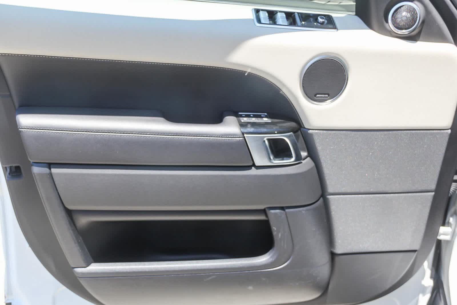 Thumbnail: 2022 Land Rover Range Rover Sport - 12