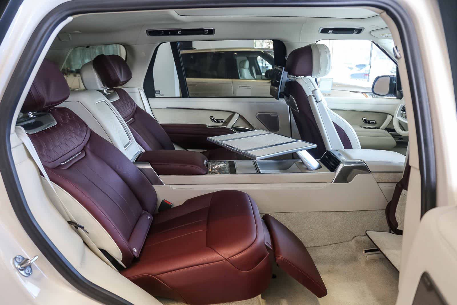 Thumbnail: 2024 Land Rover Range Rover - 15