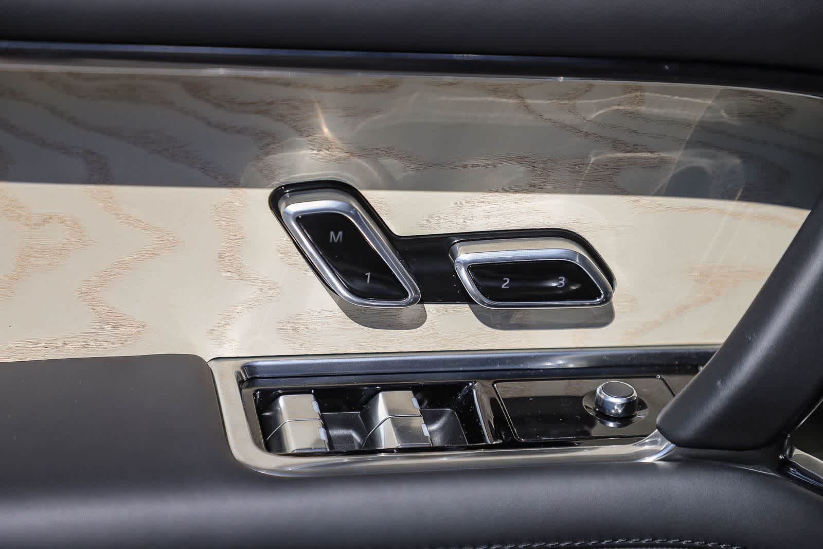 Thumbnail: 2024 Land Rover Range Rover - 25